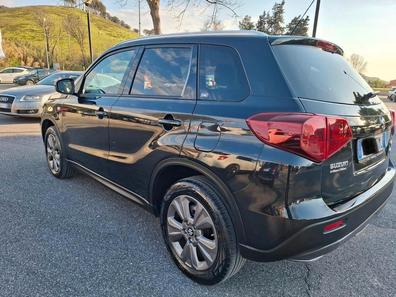 Suzuki Vitara 1.4 Hybrid Top