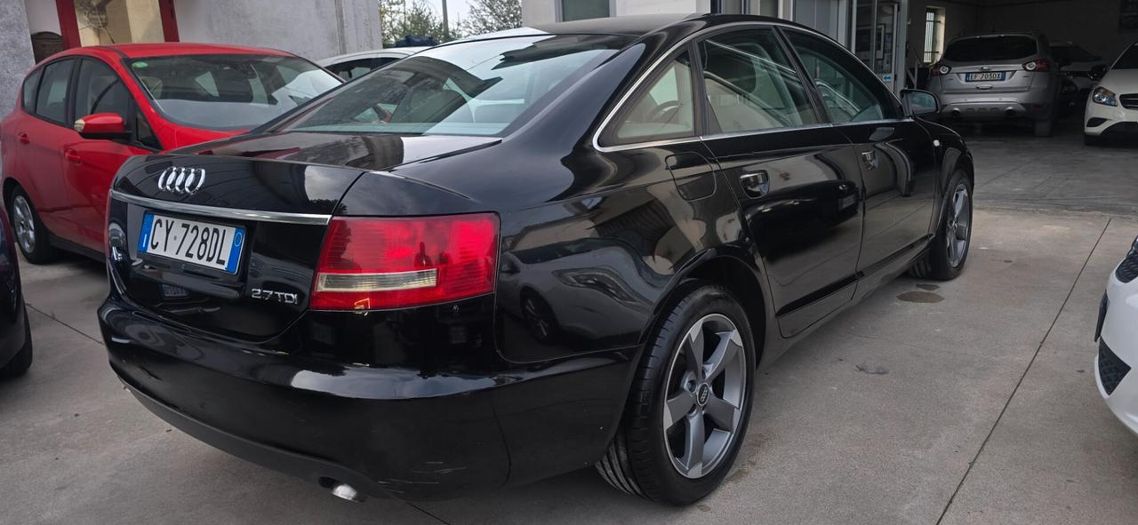 Audi A6 2.7 V6 TDI cambiò manuale berlina nera