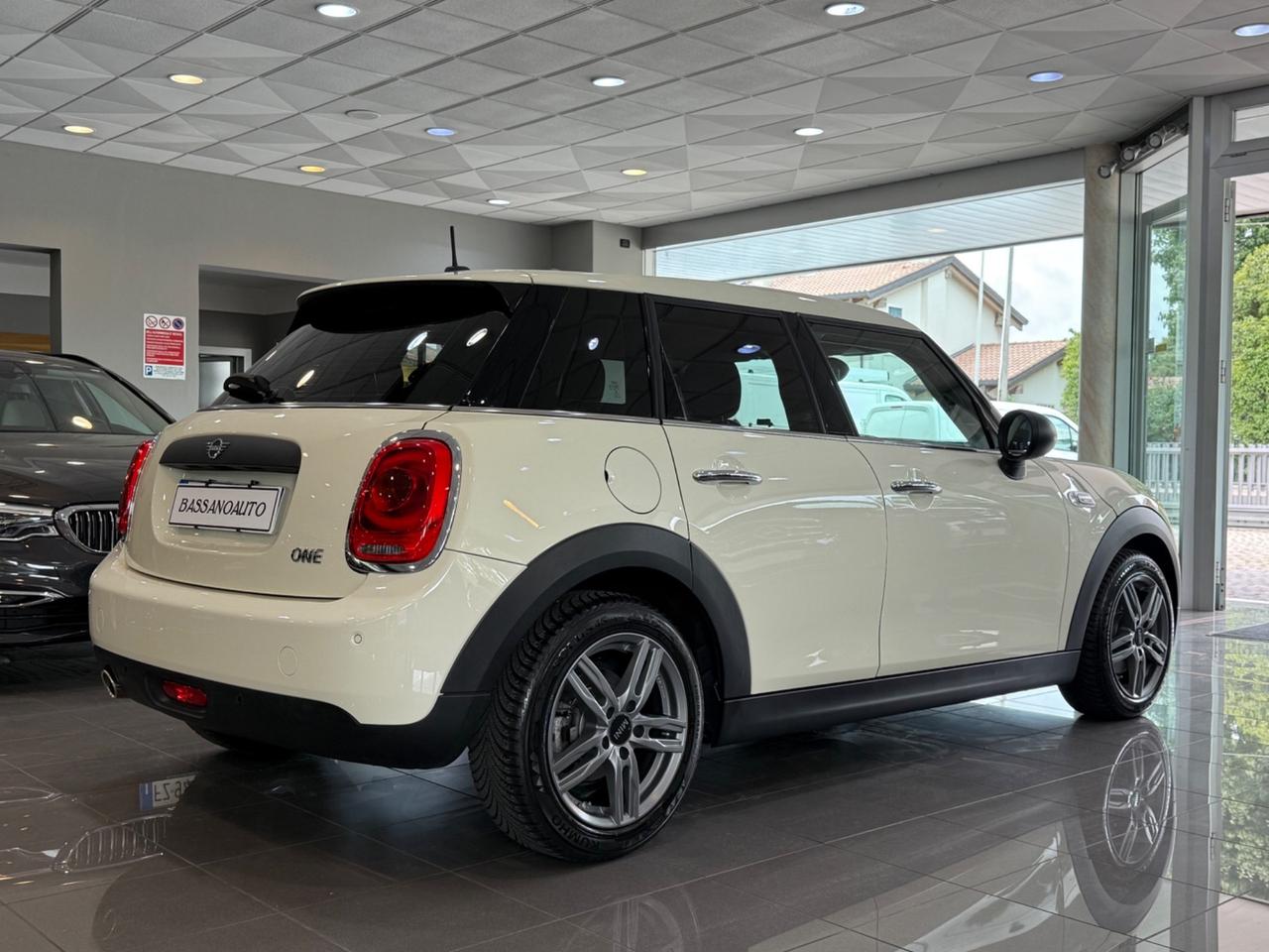 Mini 1.5 One 75 CV 45.000 km Neopatentati