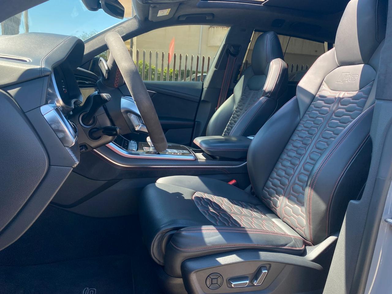 Audi RS Q8 4.0 TFSI 600CV tiptronic mhev quattro