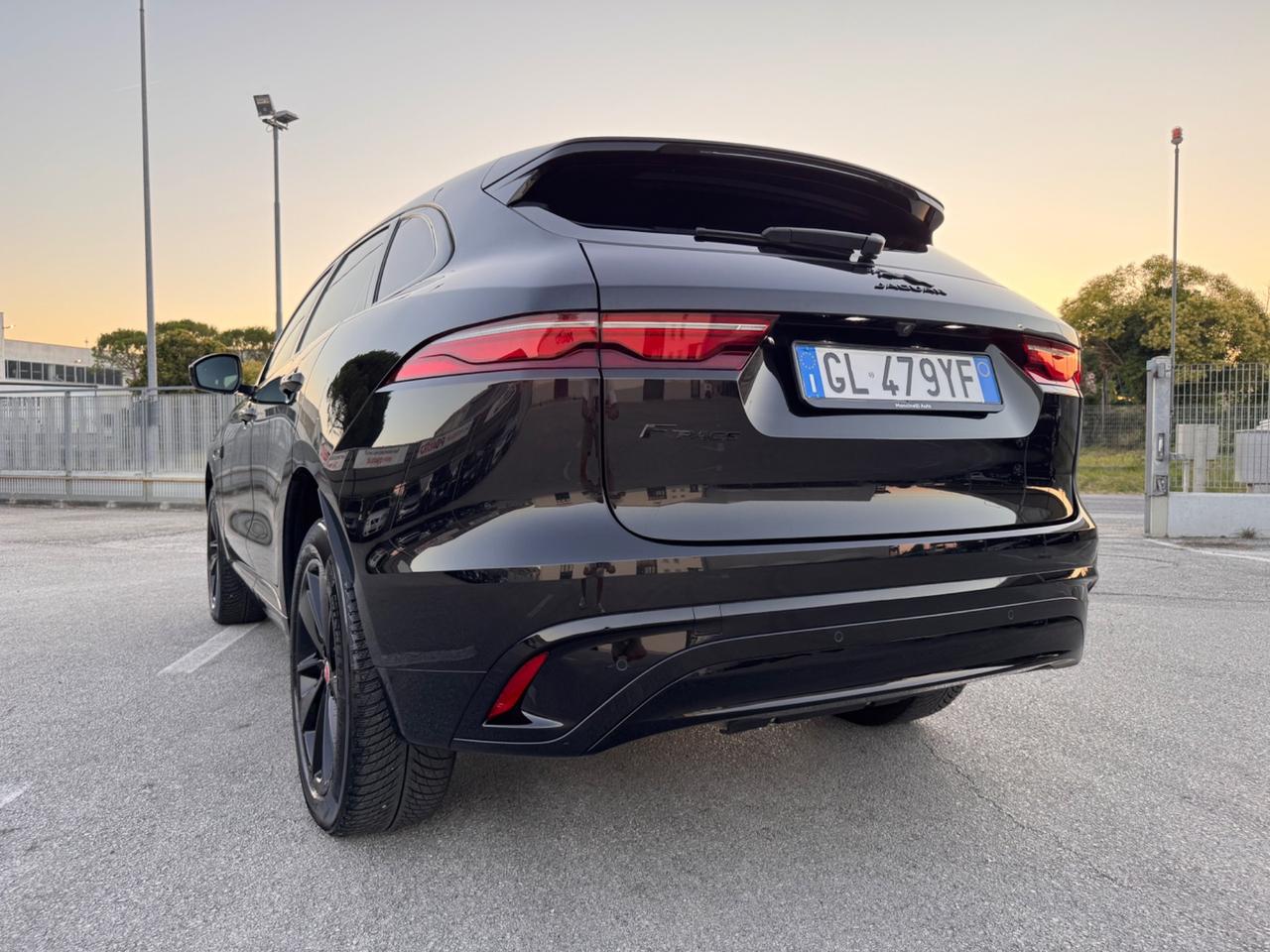 Jaguar F-Pace 2.0 D 163 CV AWD aut. R-Dynamic SE