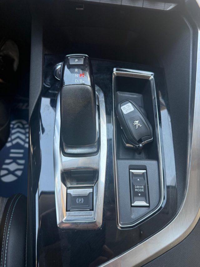 PEUGEOT 3008 Hybrid 225 e-EAT8 Allure