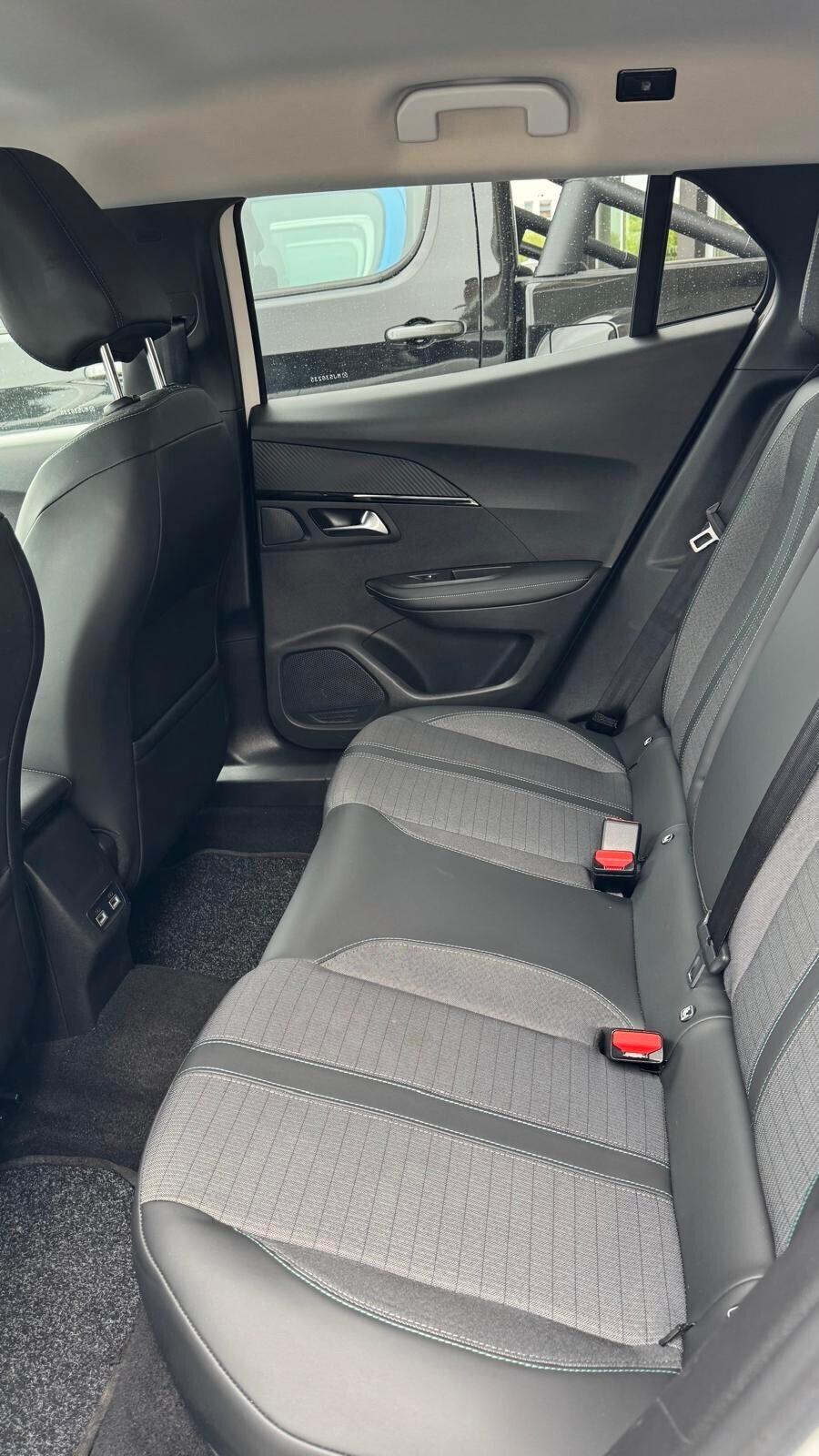 Peugeot 2008 PureTech 130 S&S EAT8 Allure