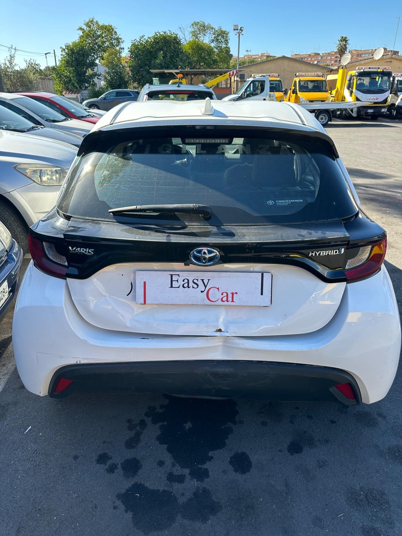 Toyota Yaris 1.5 Hybrid SINISTRATA