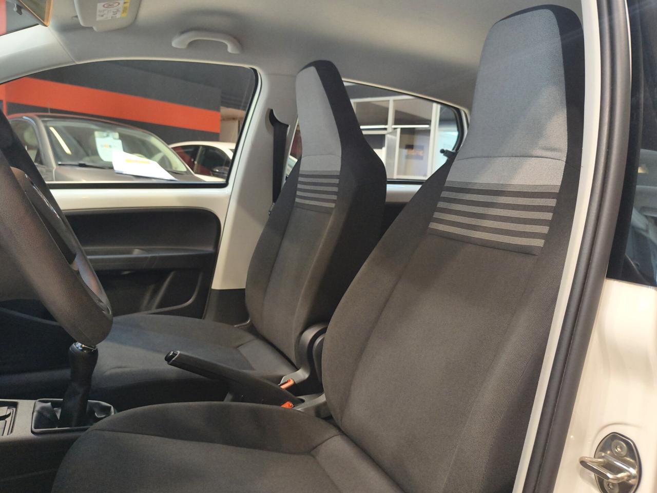 Volkswagen up! 1.0 5p. take solo 19.000 km