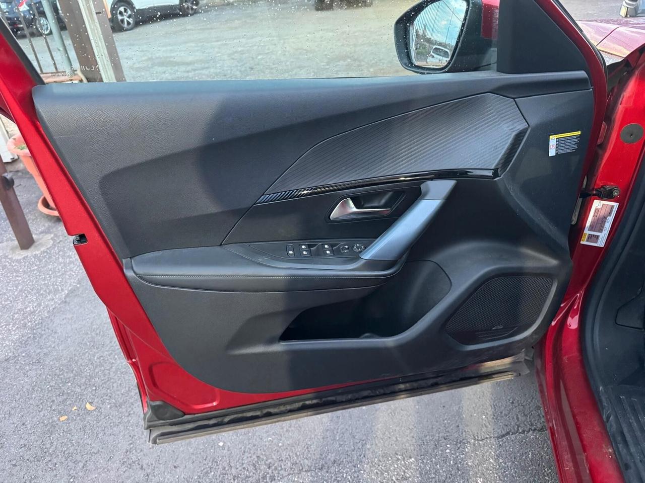 Peugeot 2008 PureTech 130 S&S EAT8 Allure