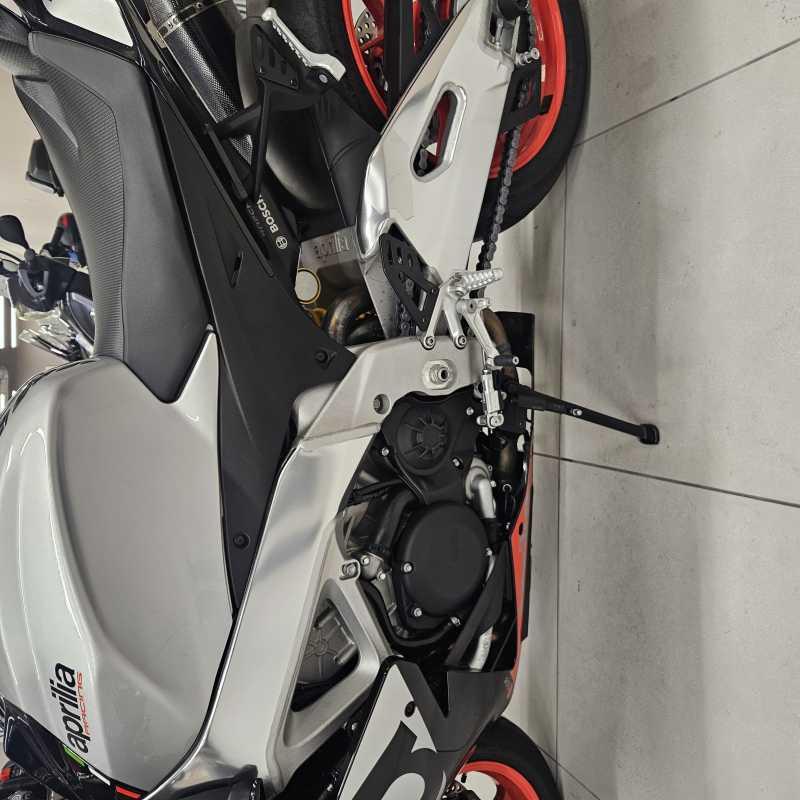 Aprilia RSV4 RR - 2021