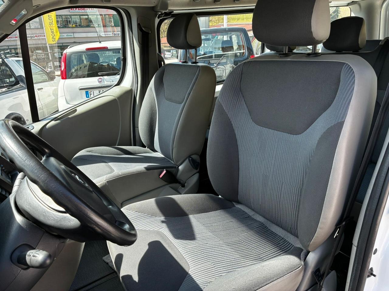 OPEL VIVARO 2.0 CDTI 8POSTI PASSO LUNGO GANCIO TRAINO KM115MILA