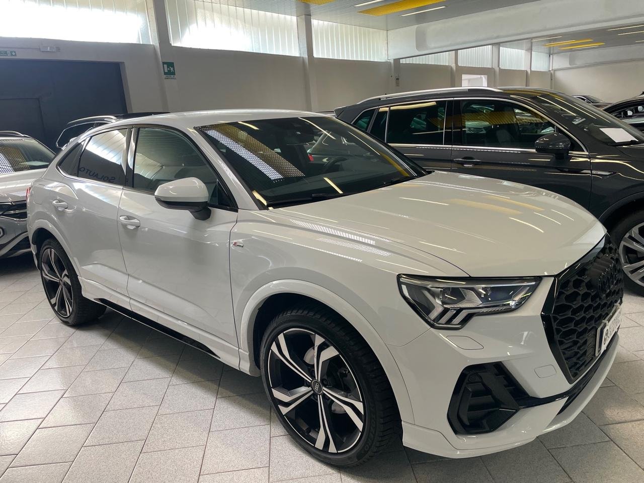 Audi Q3 Sportback 35 TFSI S tronic line Int+Est Black