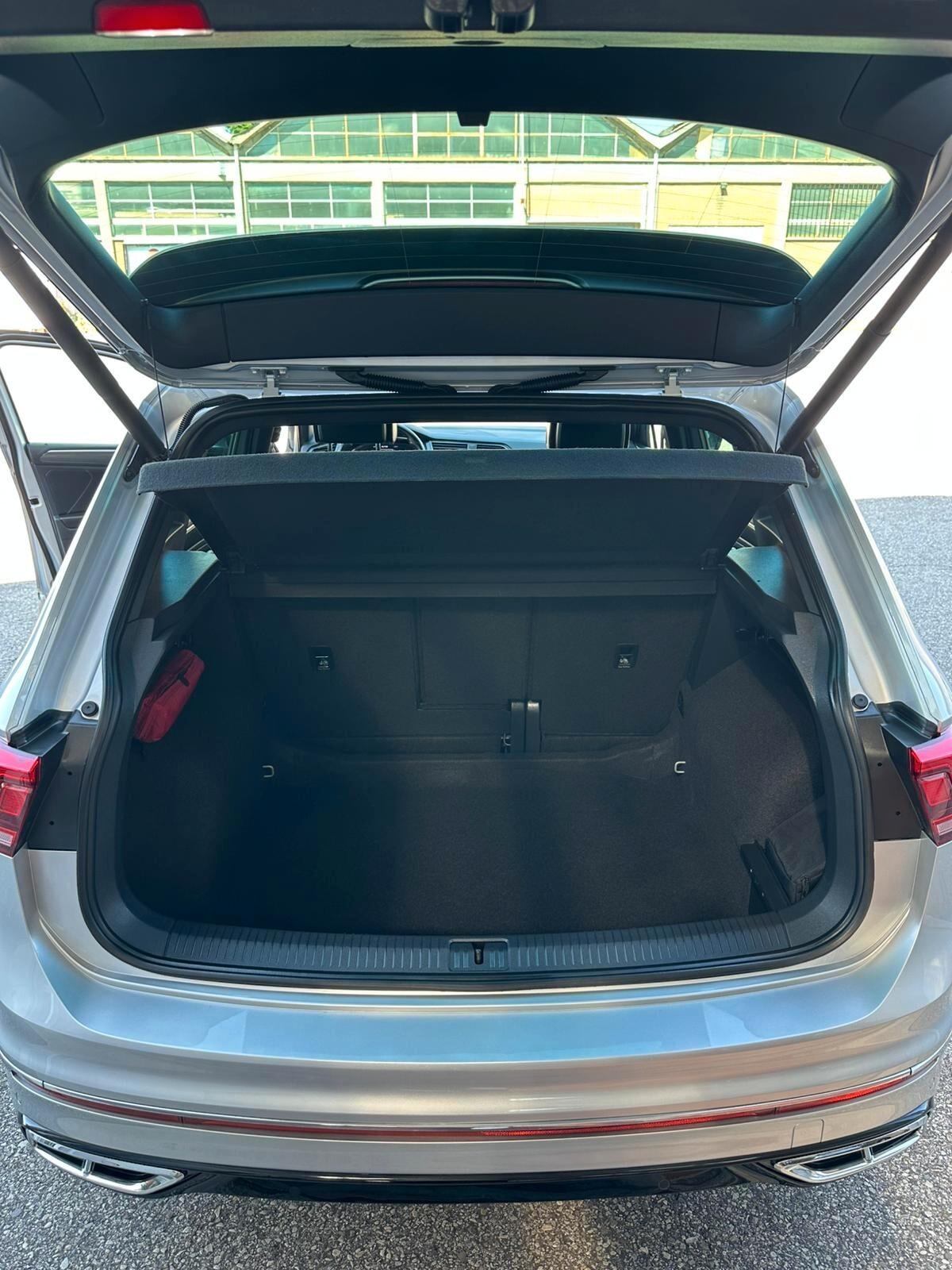 Volkswagen Tiguan 2.0 TDI 150 CV SCR DSG R-Line