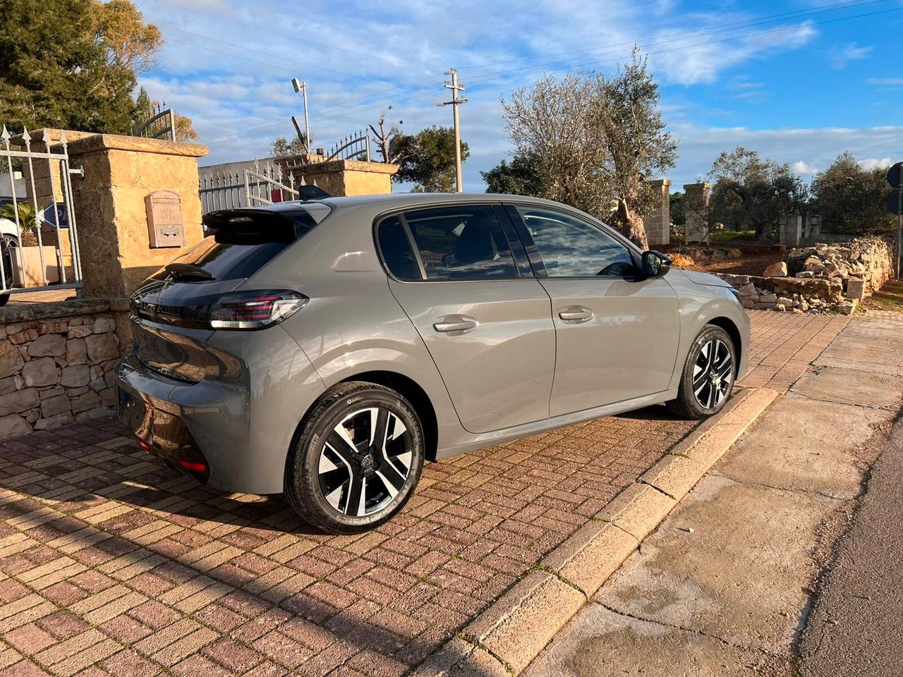 Peugeot 208 PureTech 100 Stop&Start 5 porte Allure