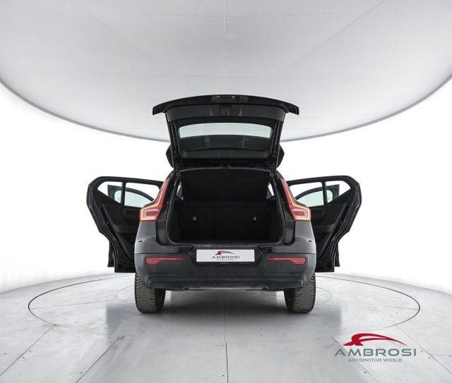 VOLVO XC40 T3 Momentum Core