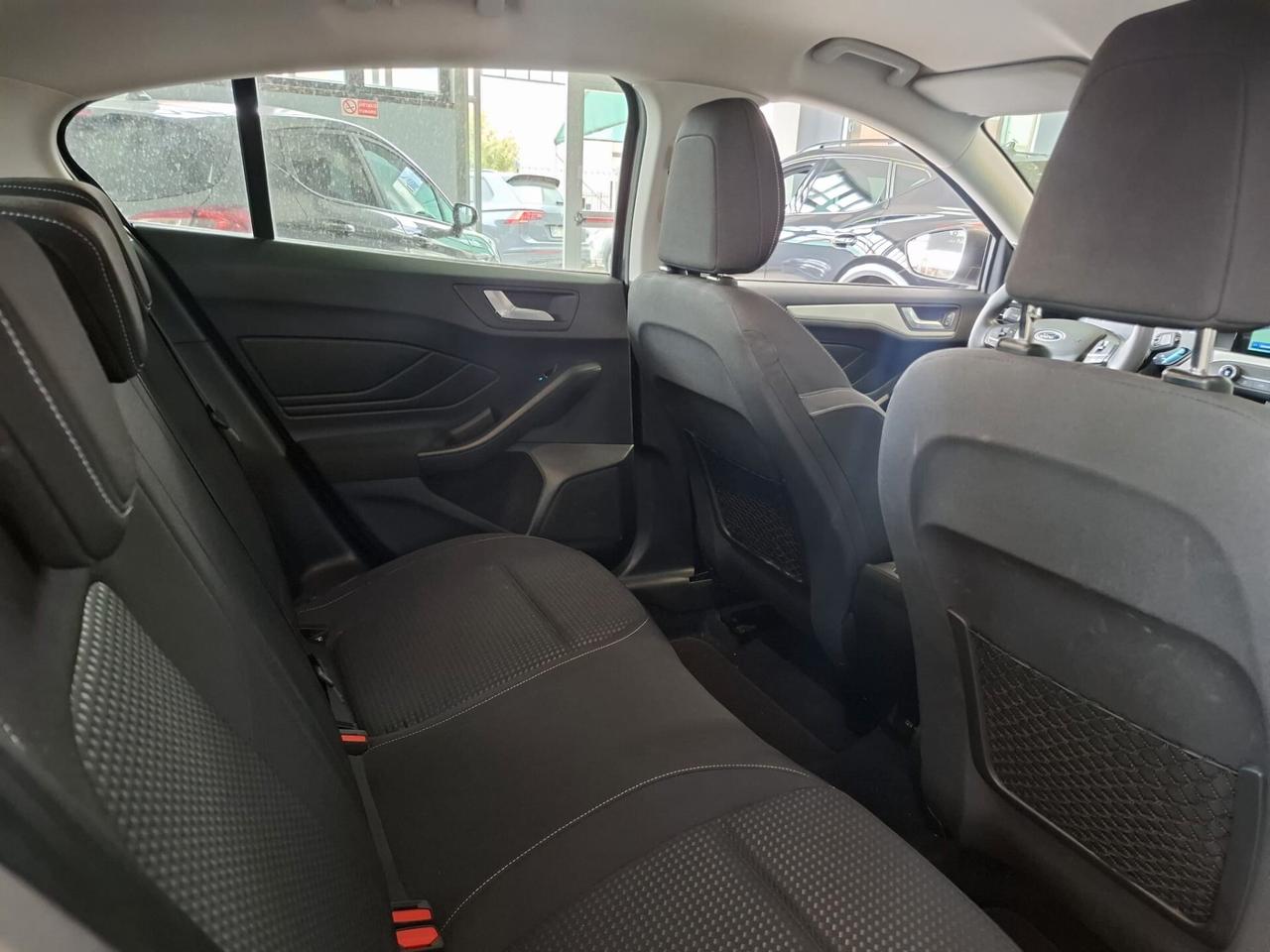 Ford Focus Berlina Titaniuma Benzina Manuale