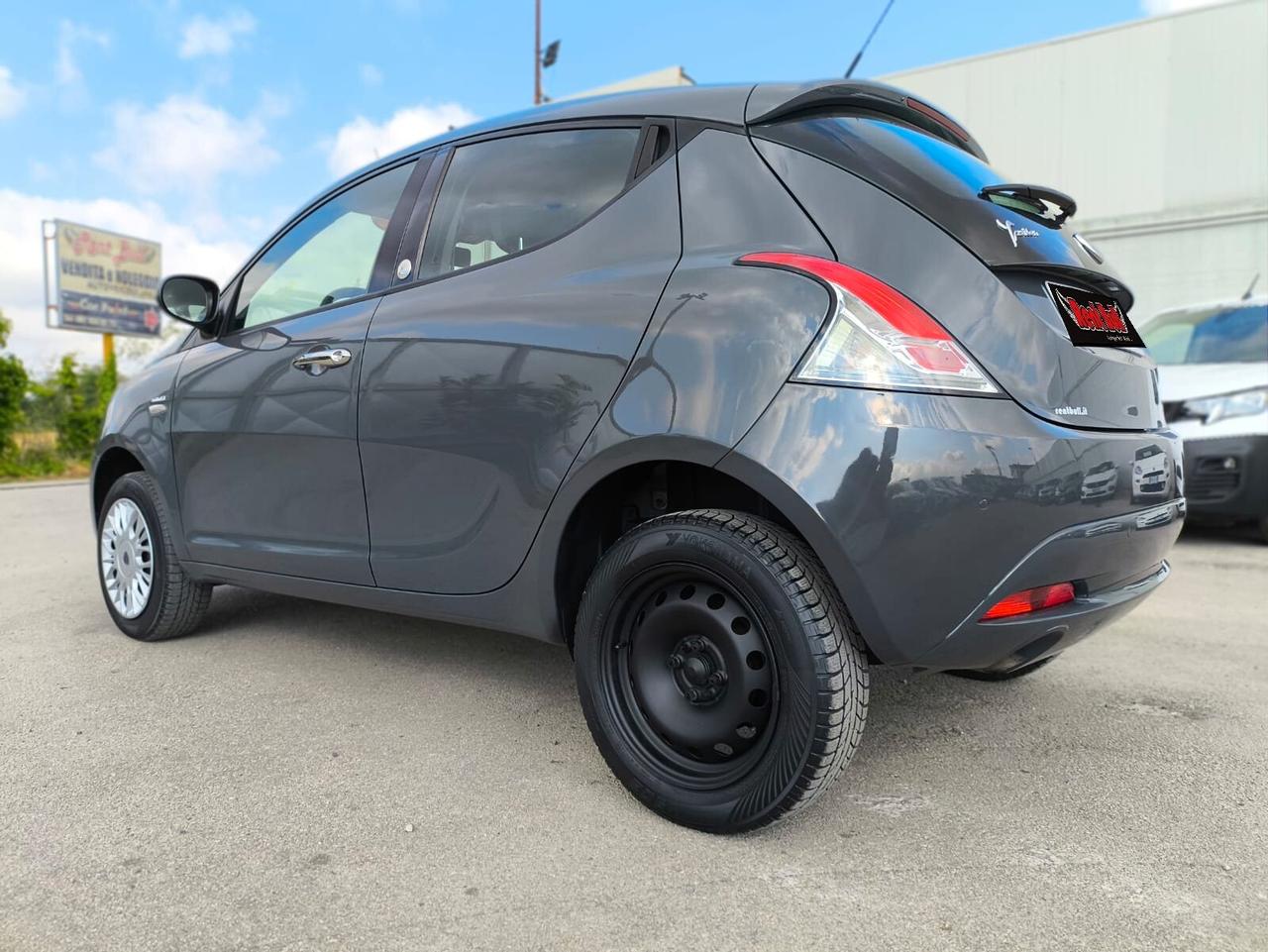 Lancia Ypsilon ECO CHIC 900 CC. X NEO PATENTATI BENZINA/ METANO RIF:4625