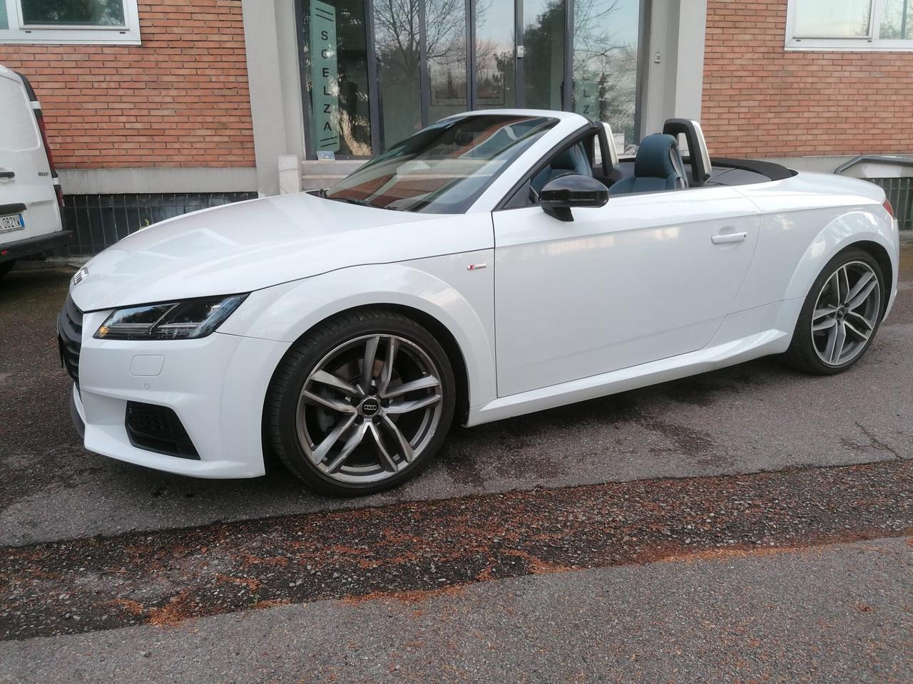 Audi TT Roadster 1.8 TFSI S tronic Design