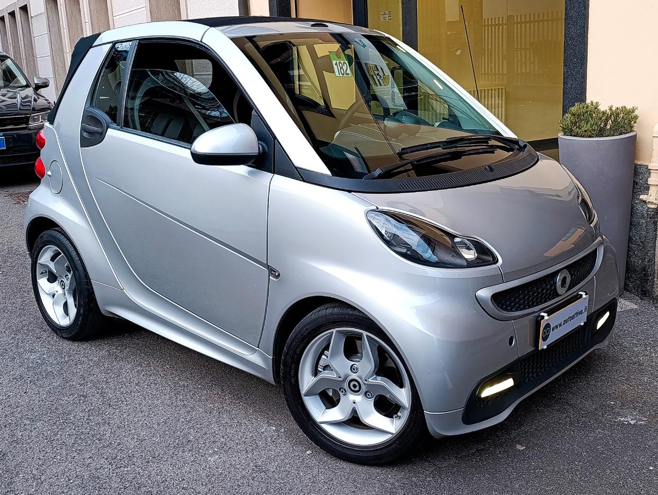 Smart ForTwo 1000 52 kW MHD cabrio passion