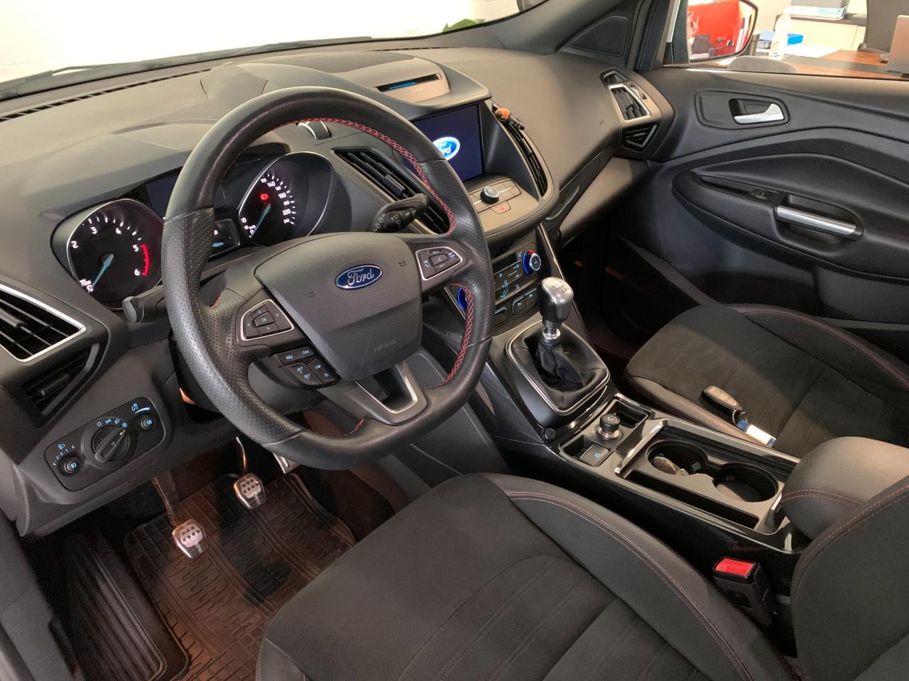 Ford Kuga 1.5 TDCI 120 CV S&S 2WD ST-Line