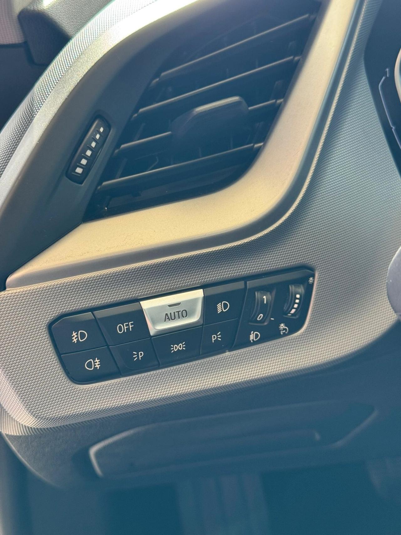 Bmw 118 118d 5p. Business Advantage