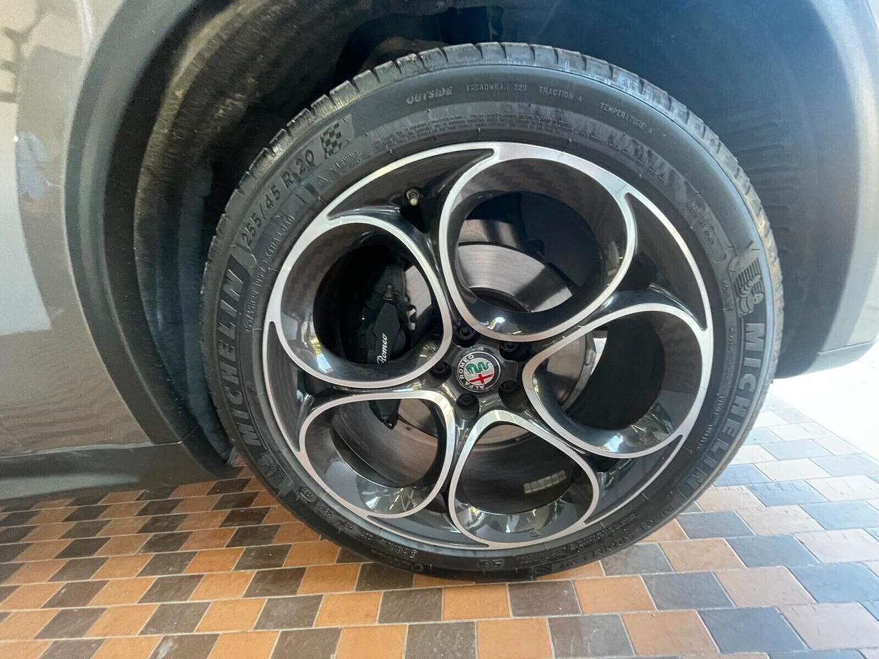 Alfa Romeo Stelvio 2.2 Turbodiesel 210 CV AT8 Q4