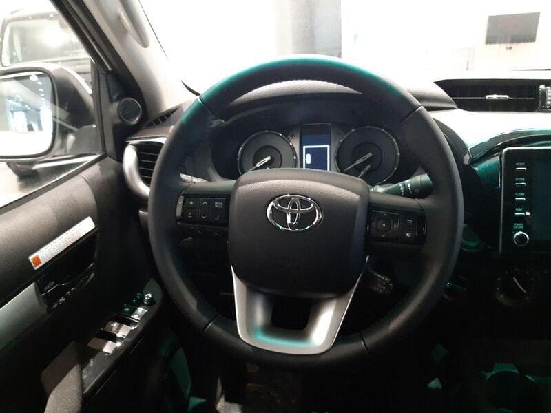 Toyota Hilux 2.4 D-4D A/T 4WD 4 porte Double Cab Lounge