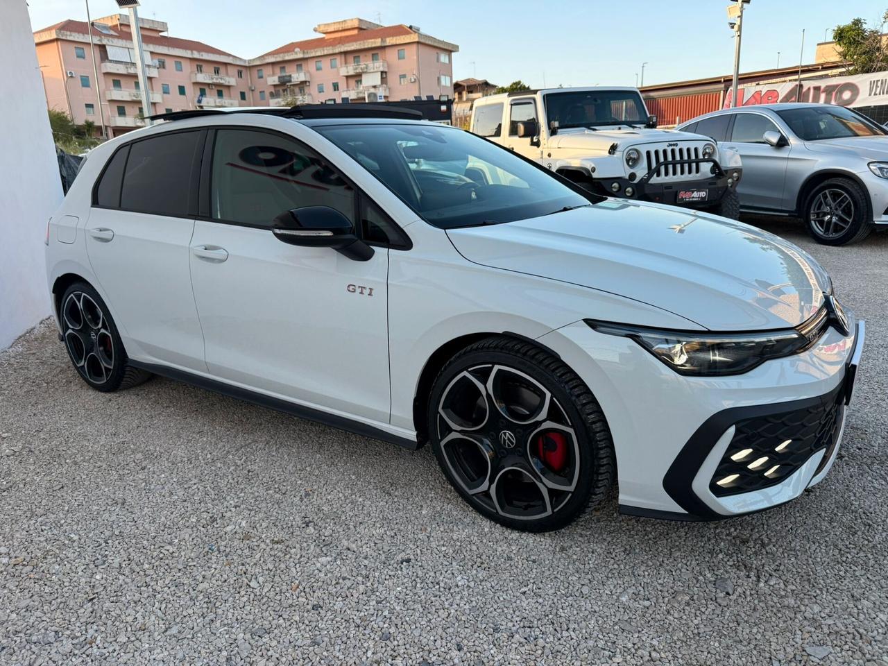 New Volkswagen Golf 8.5 GTI 2.0 TSI 265 CV