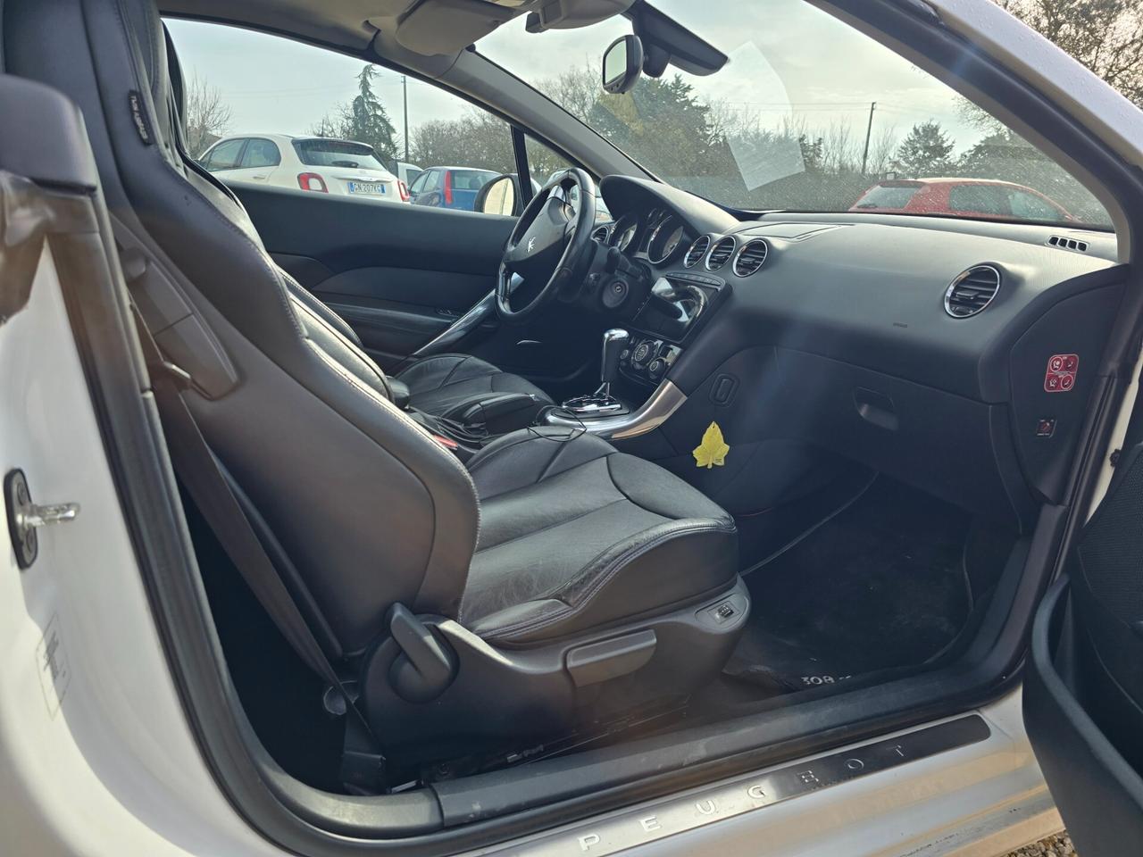 Peugeot 308 2.0 HDi 136CV CC aut. Féline