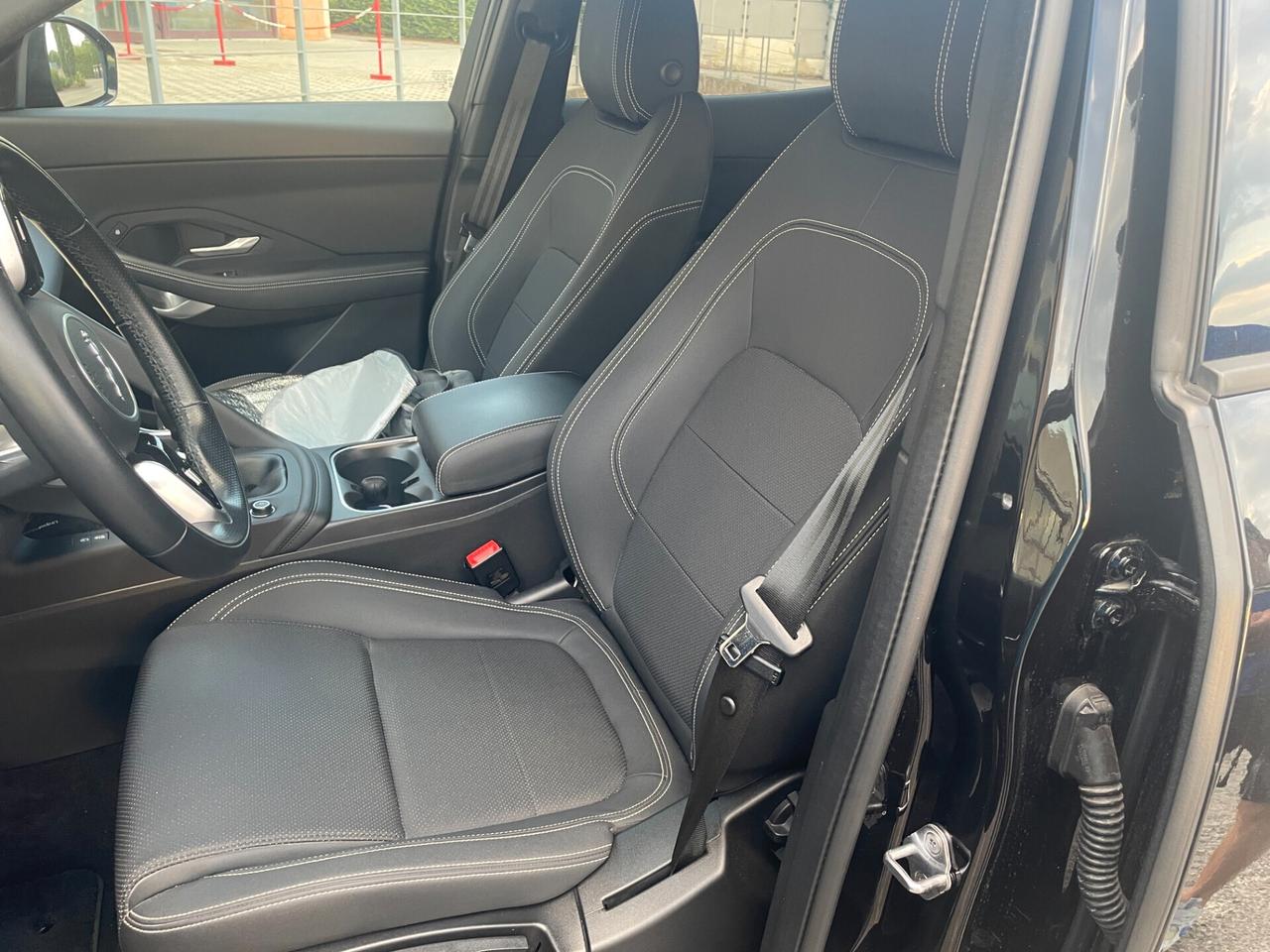 Jaguar E-Pace 2.0D I4 163 CV R-Dynamic