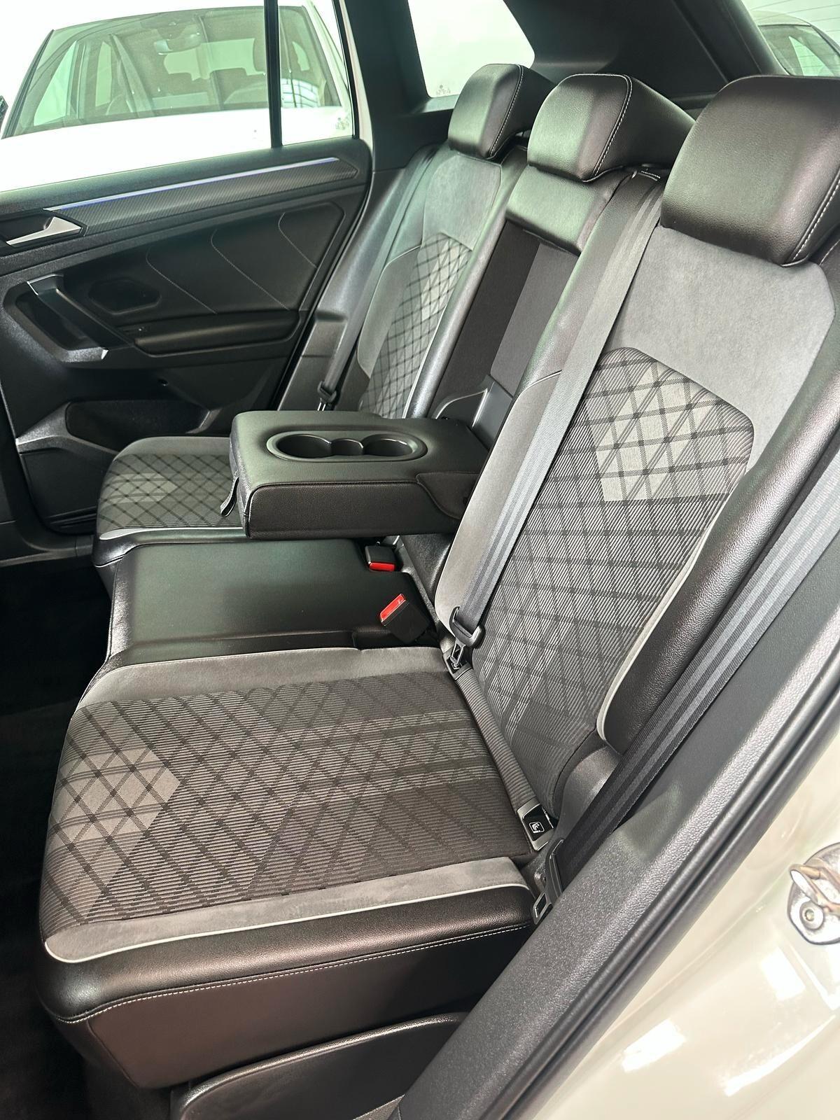 Volkswagen Tiguan 2.0 TDI 150 CV SCR DSG R-Line TETTO APRIBILE