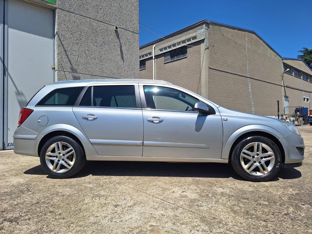 Opel Astra 1.4 16V GPL
