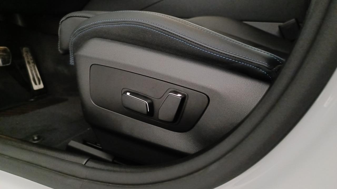 BMW Serie 5 G61 2024 Touring - 520d Touring 48V xdrive MSport Pro auto