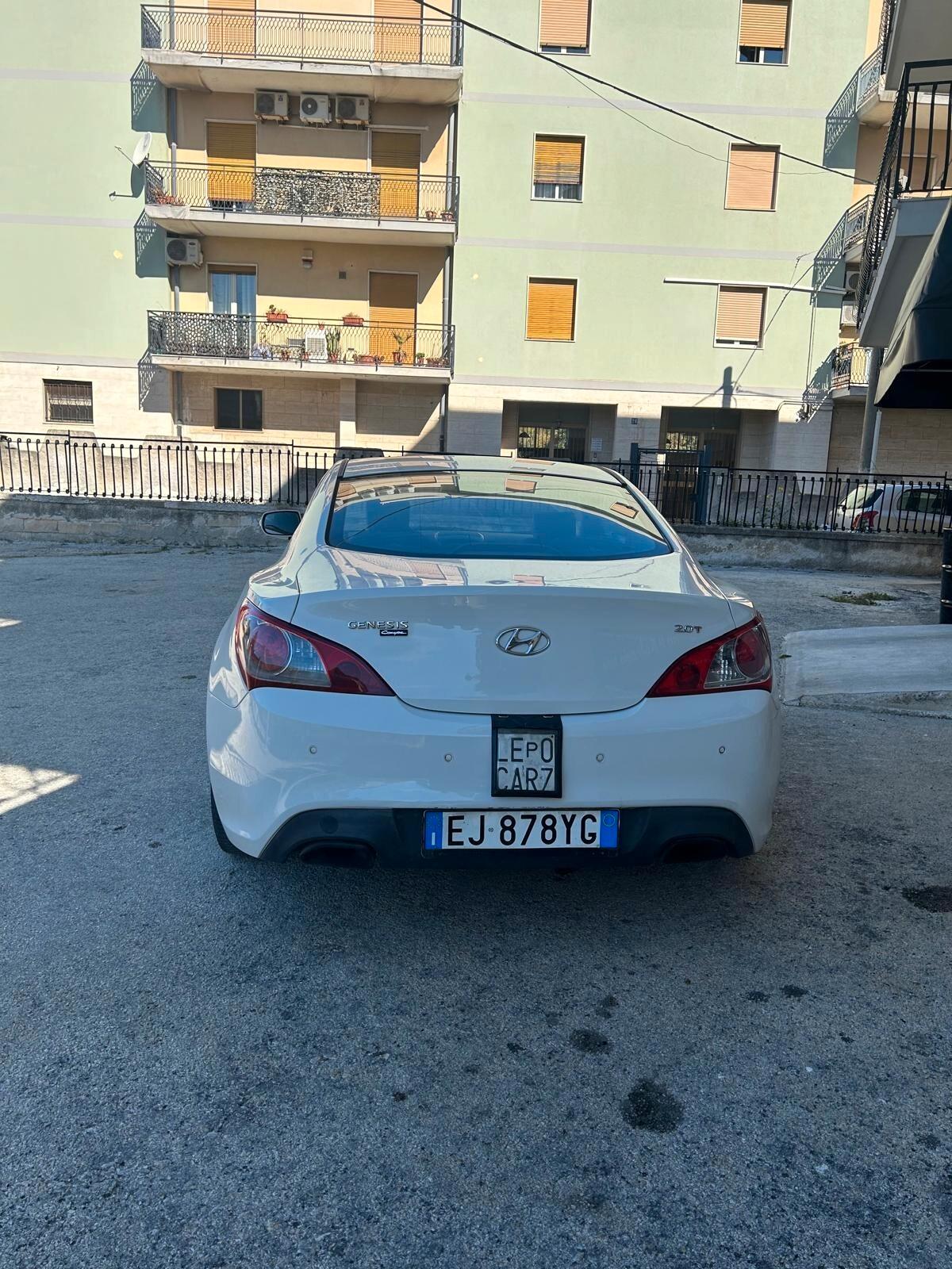 Hyundai Genesis Coupe 2.0 Turbo Sport