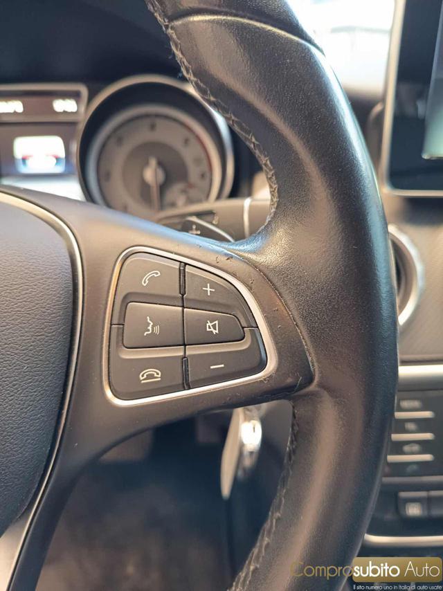 MERCEDES-BENZ GLA 200 d Automatic 4Matic Premium