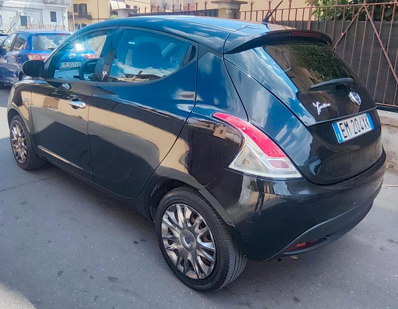Lancia Ypsilon 1.2 69 CV Unyca