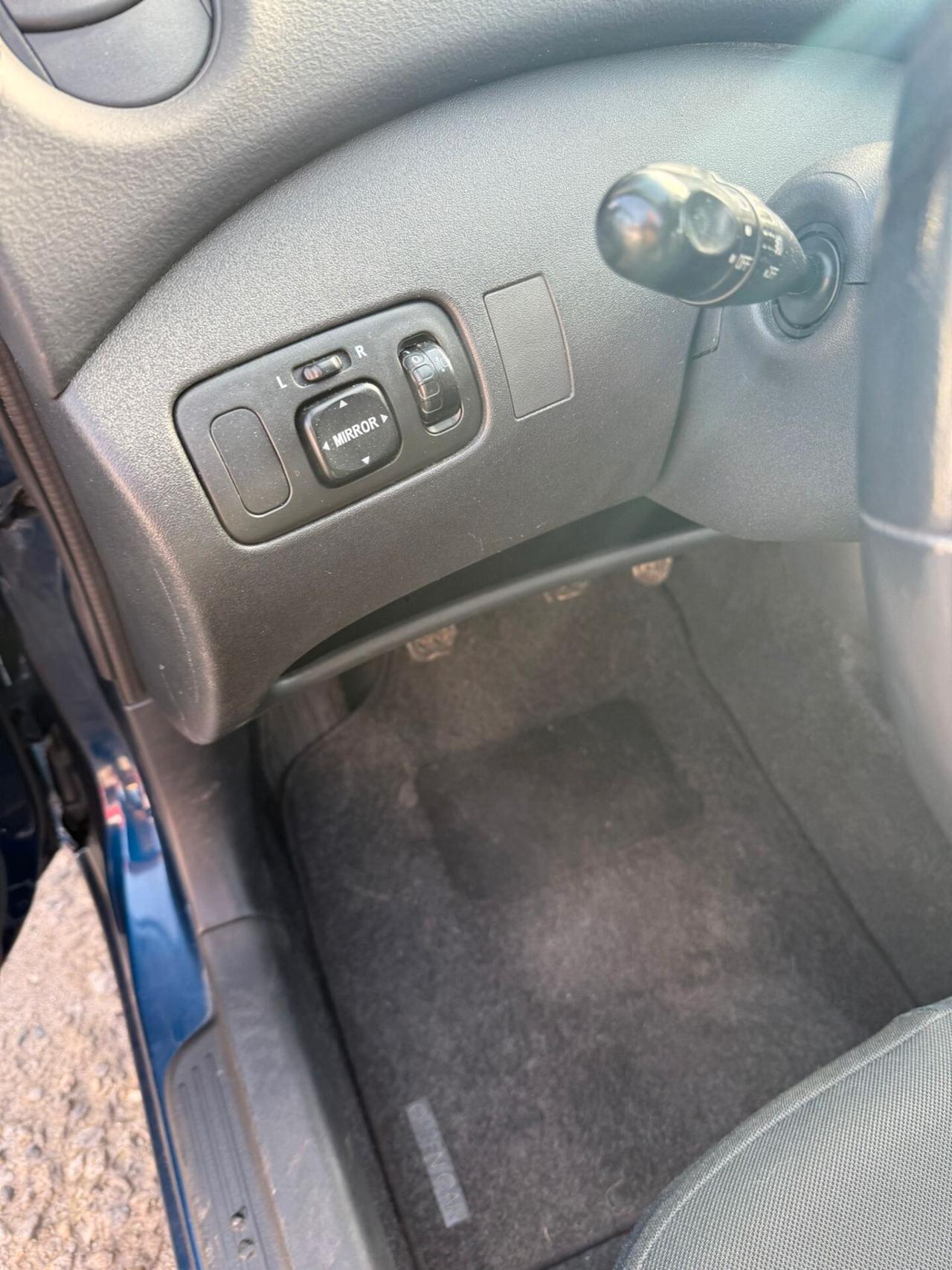 Toyota Yaris 1.0 5 porte Sol