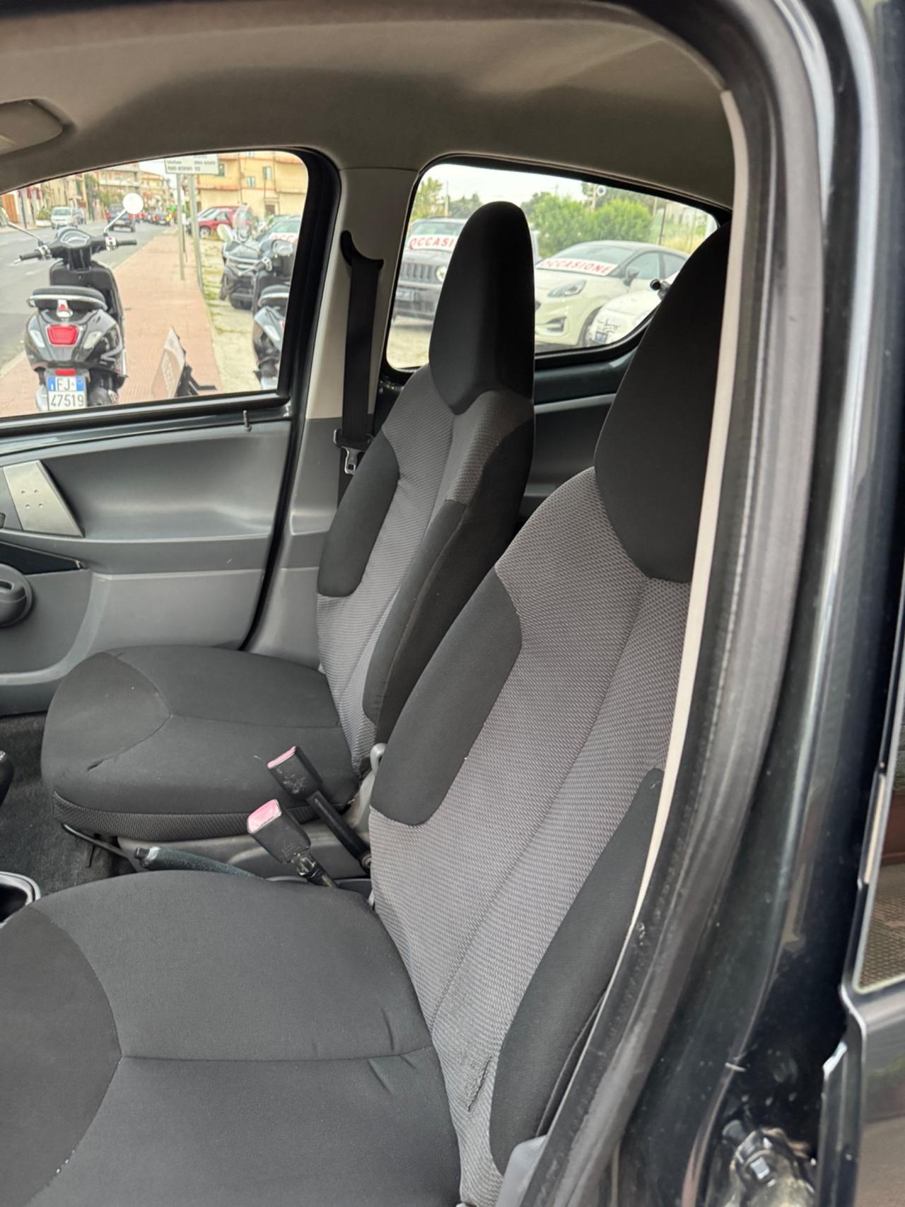 Toyota Aygo 1.0 12V VVT-i 5 porte Sol