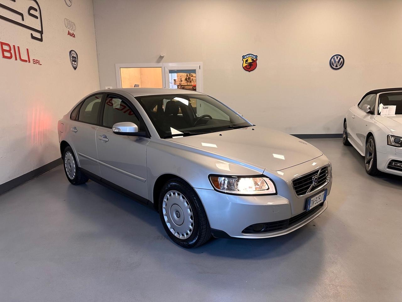 VOLVO S 40 BERLINA 1.6 BENZINA