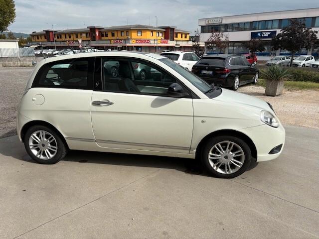 Lancia Ypsilon 1.3 MJT 75 CV Platinum