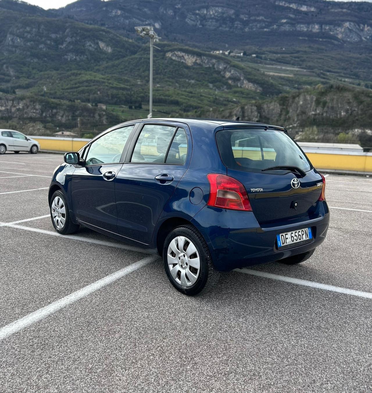 Toyota Yaris 1.0 5 porte Edizione SOL Neopatentati
