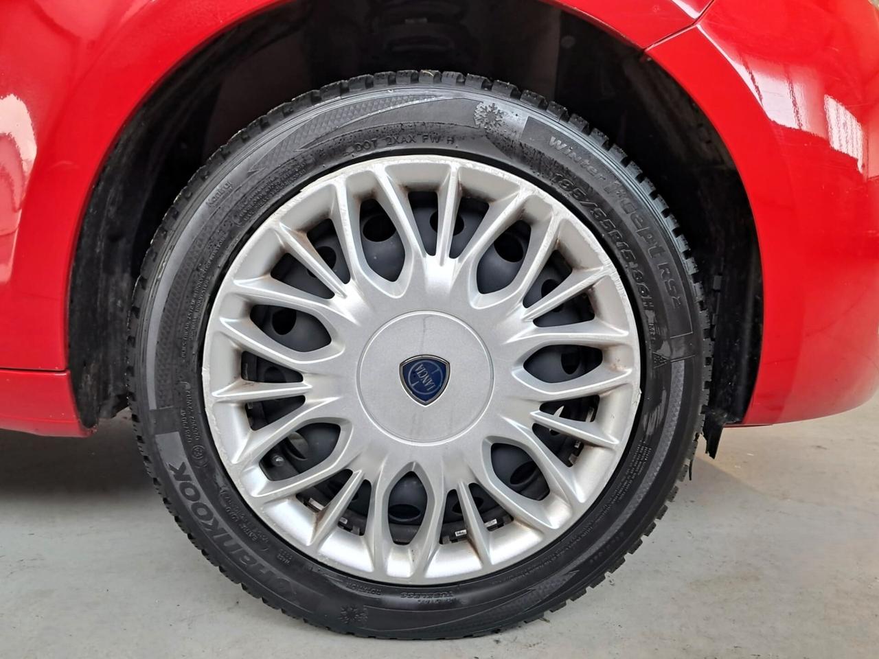 Lancia Ypsilon 1.2 69 CV 5 porte GPL Ecochic Silver