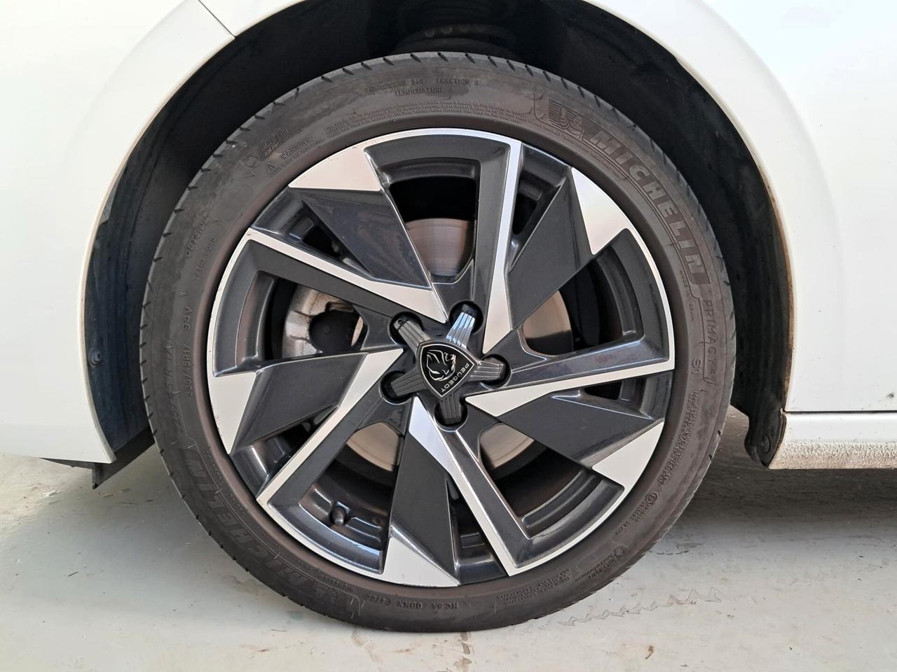 Peugeot 308 BlueHDi 130 S&S EAT8 SW Allure