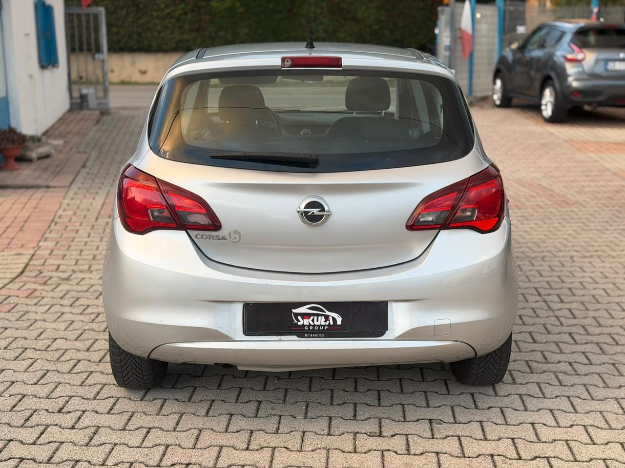 Opel Corsa 1.2 5 porte b-Color