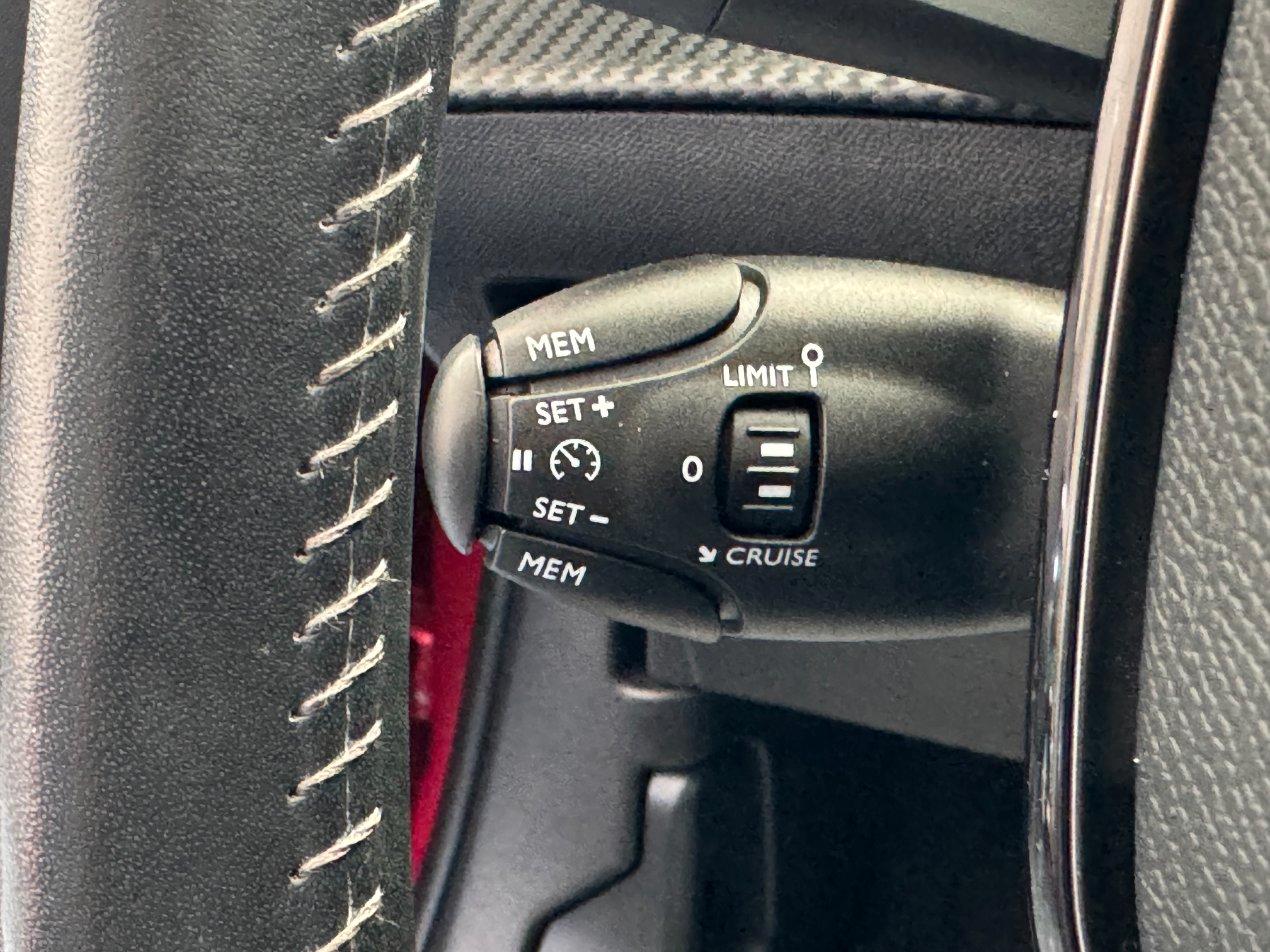 Peugeot 2008 1.2 GT Line 130cv Navi Carplay Uniprop
