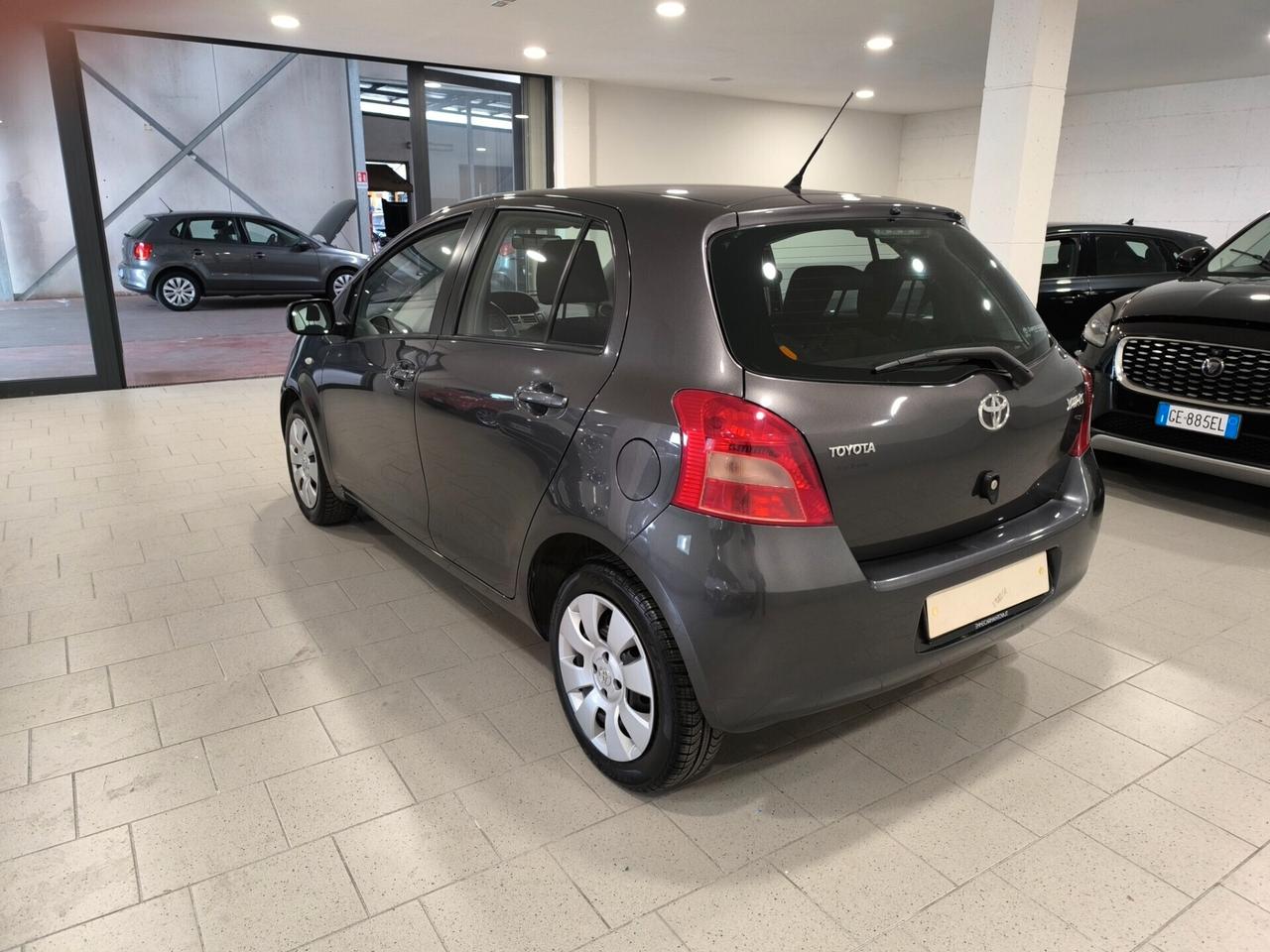 Toyota Yaris 1.0 5 porte Sol