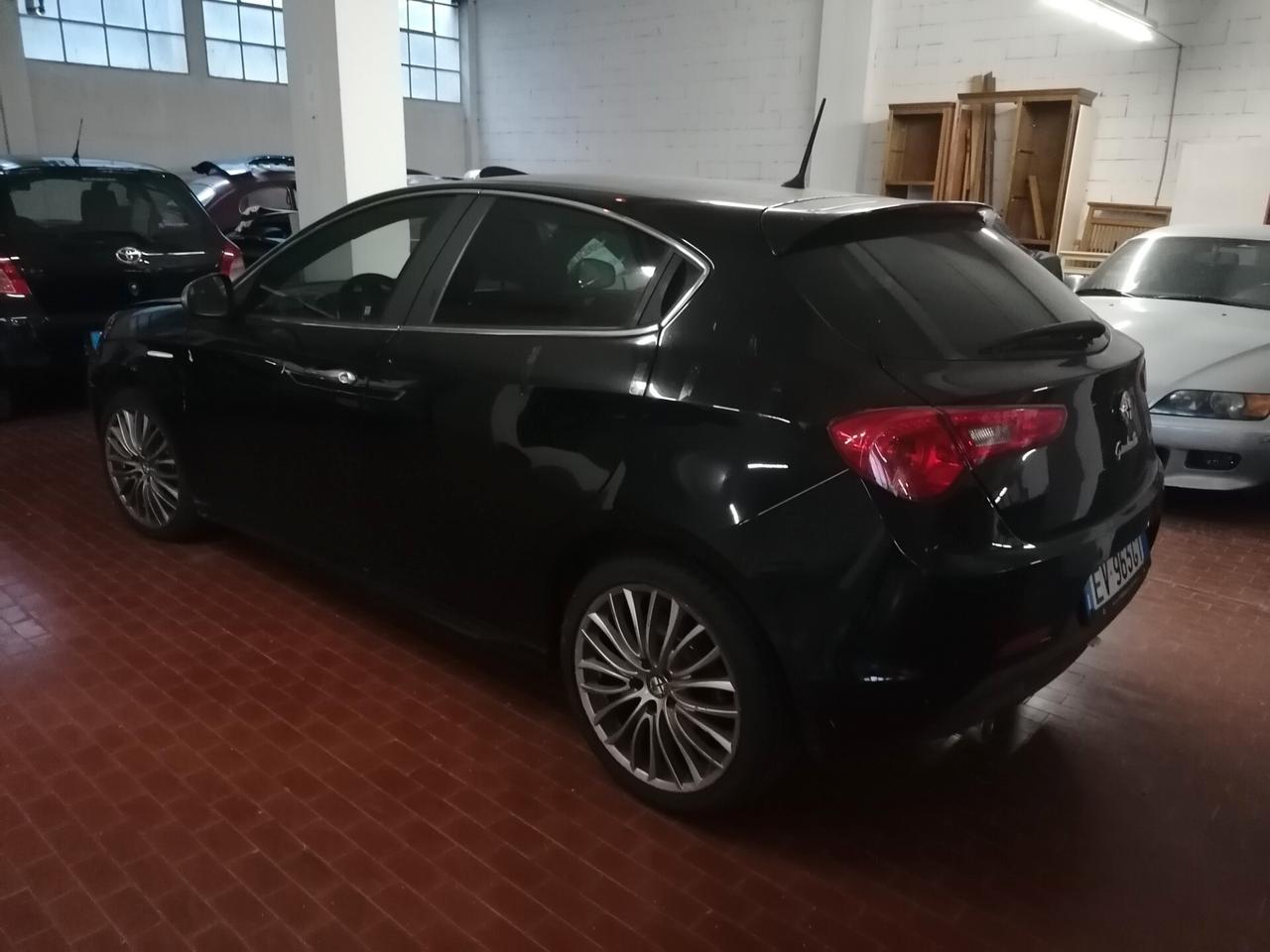 Alfa Romeo Giulietta 1.6 JTDm-2 105 CV Distinctive