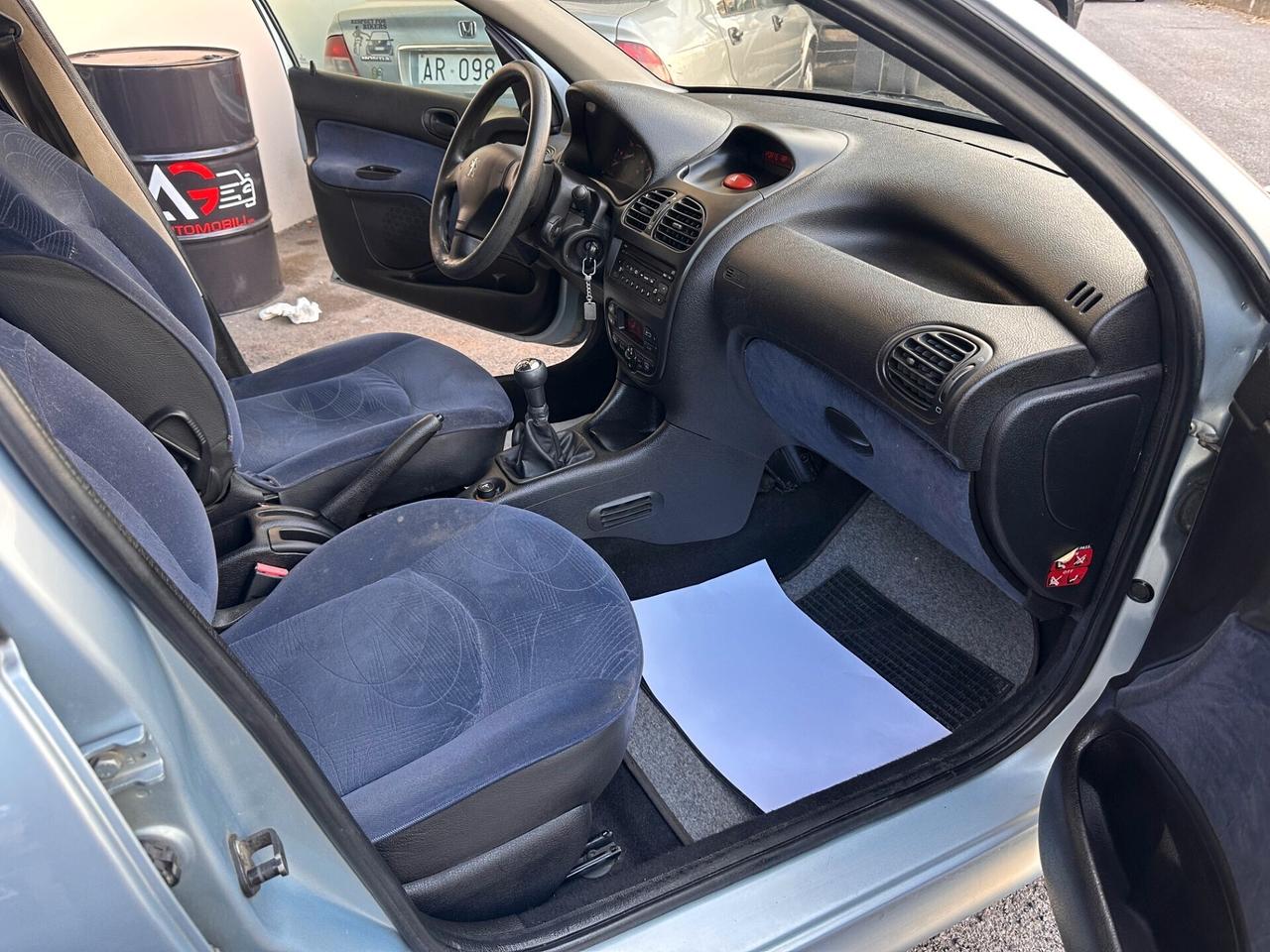 PEUGEOT 206 1.4 BENZINA (ADATTA NEOPATENTATI)