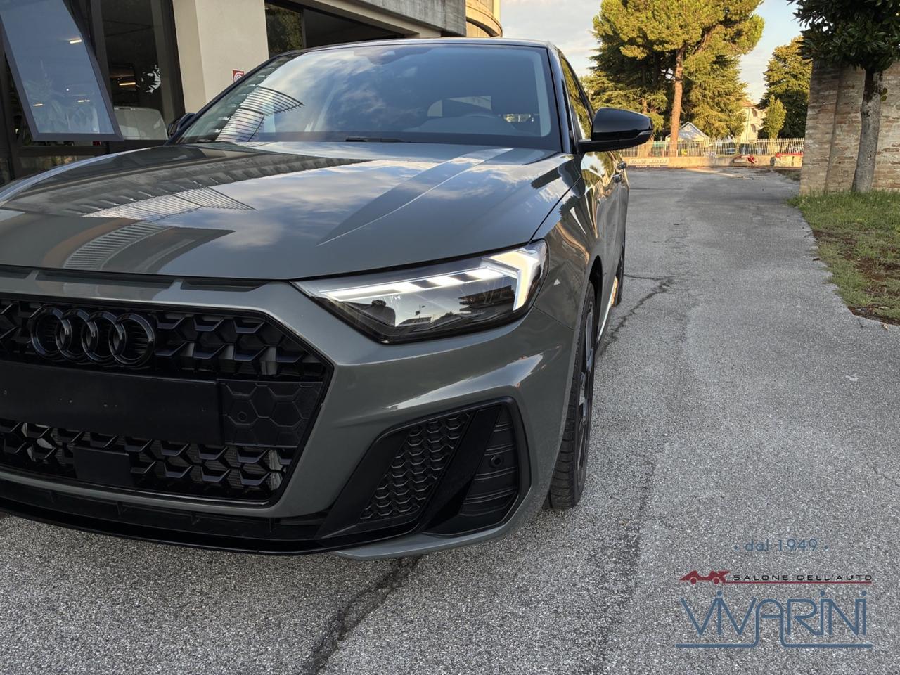 Audi A1 SPB 30 TFSI S tronic Line Identity Black