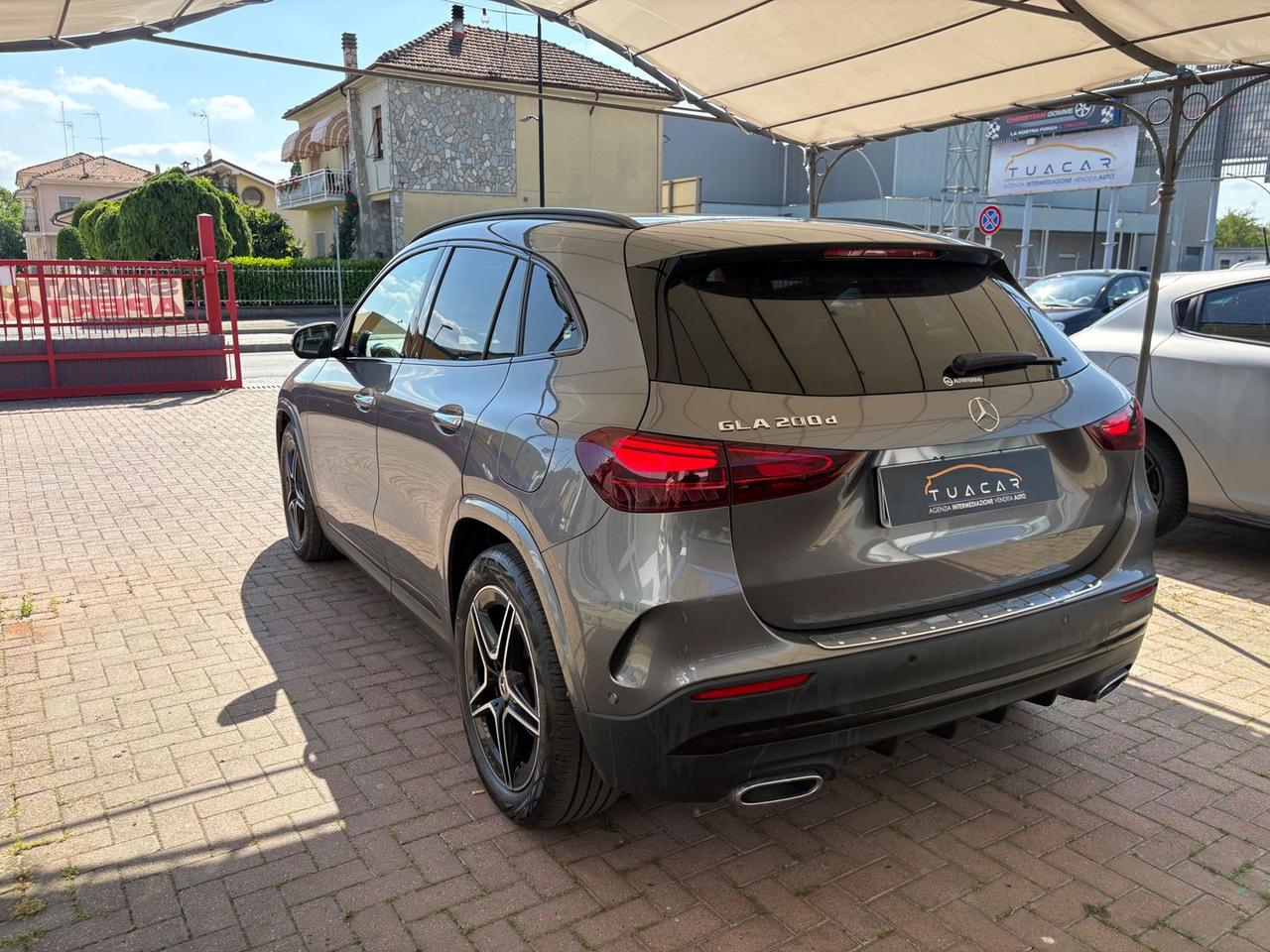 Mercedes-Benz GLA 200 AMG Line Premium 200 #10679