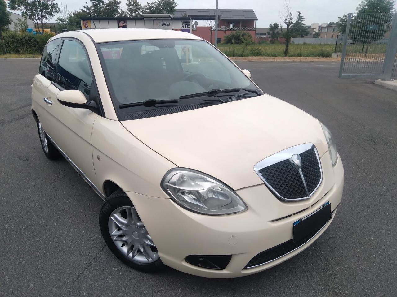 Lancia Ypsilon 1.2 60cv Oro Giallo x neopatentati