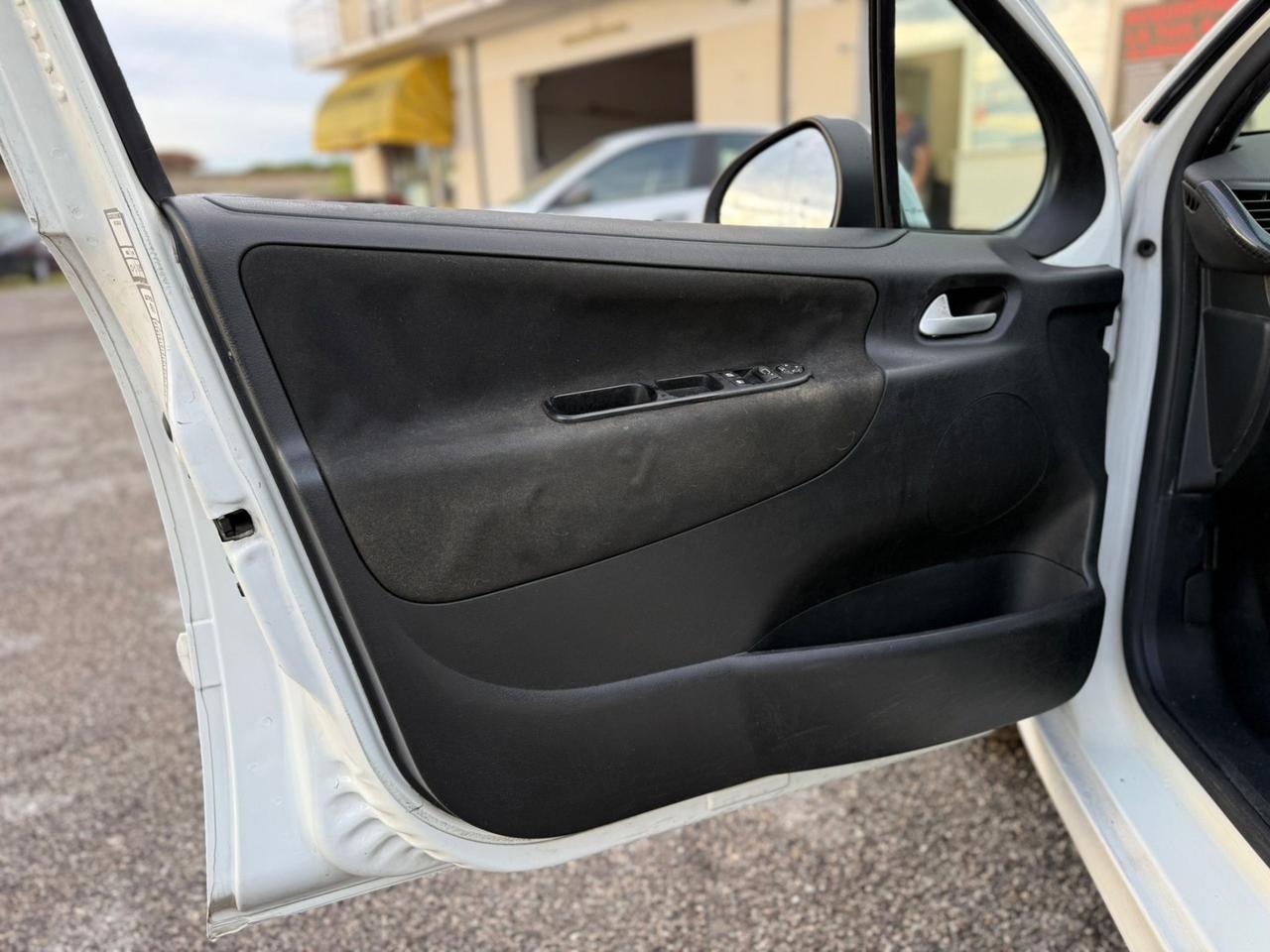 Peugeot 207 1.4 VTi 95CV 5p. Millesim 200