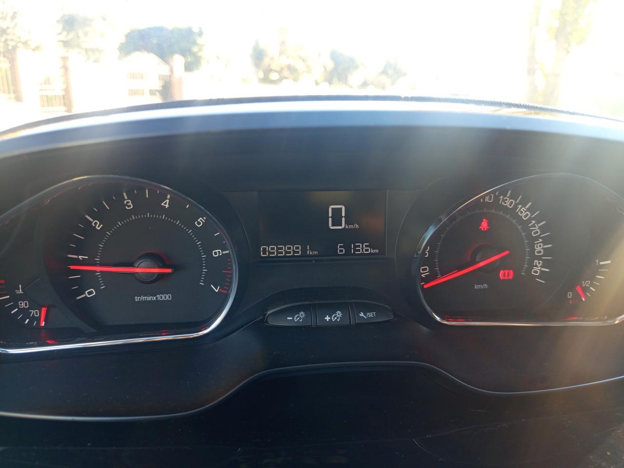 Peugeot 208 1.2 VTi 82 CV 5 porte Allure